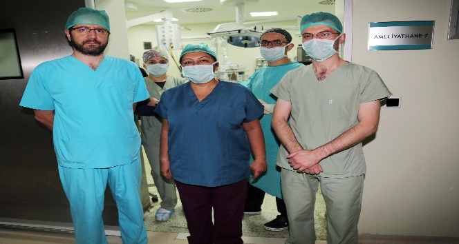 Erzurum’da iki çocuğa biyonik kulak ameliyatı