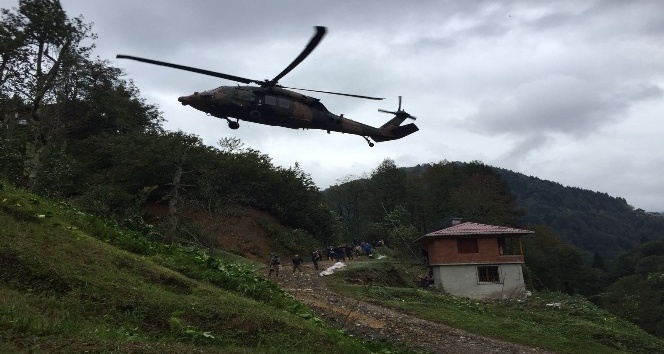 Heyelanda yaralanan anne askeri helikopterle kurtarıldı