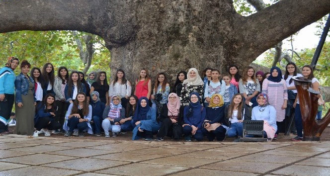 Afyonkarahisar Gençlik Merkezi üyeleri Bursa’ya gezi düzenledi
