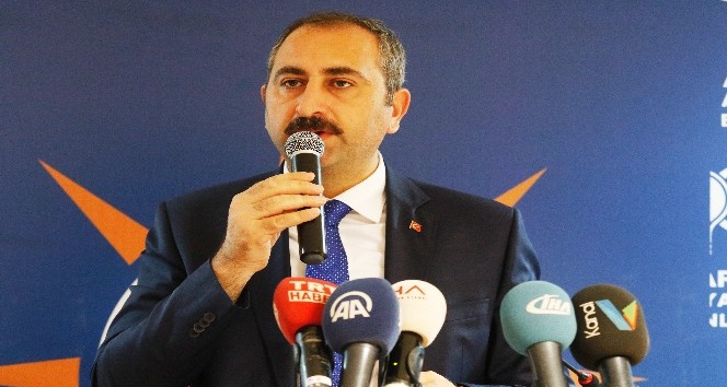 Adalet Bakanı Gül: “Bu topraklarda asla bir senaryoya, asla bir oldu bittiye izin veremeyiz&quot;