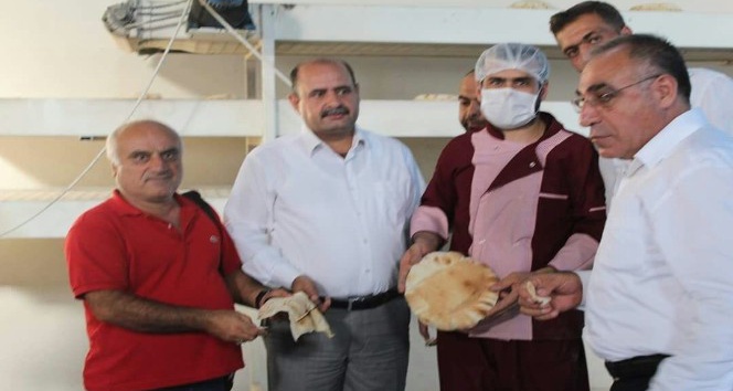 Kızıltepe’de Suriyeliler için ekmek yapan fabrika kuruldu