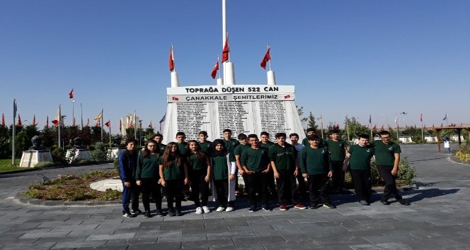 Kardelen Koleji öğrencileri 15 Temmuz Şehitler parkını ziyaret etti