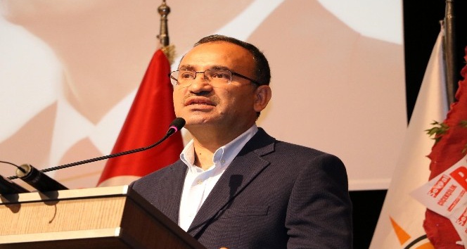 Bozdağ, "Türkiye 10 civarı terör örgütüyle tek başına mücadele ediyor"