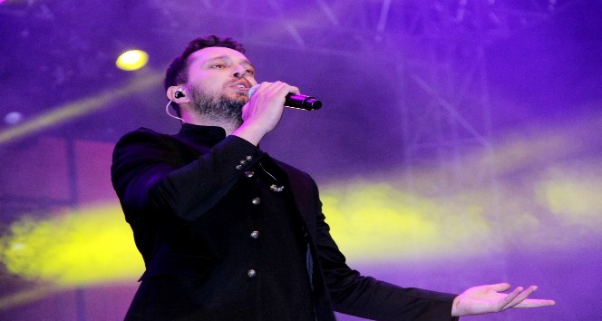 Murat Boz Erzurum’u salladı