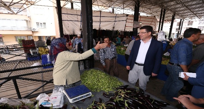 Başkan Subaşıoğlu Karaman pazaryerini ziyaret etti