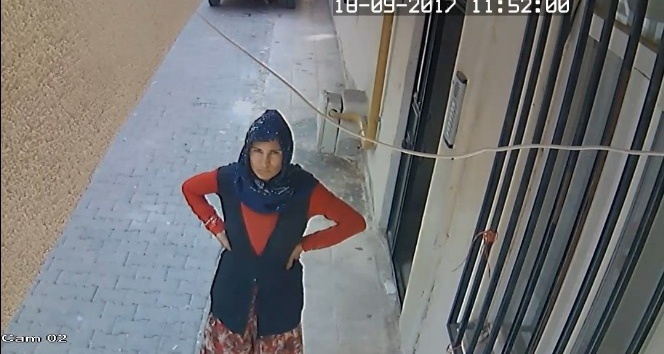 Hırsızlık şüphelisi kadınlar kamera görüntülerinden yakalandı