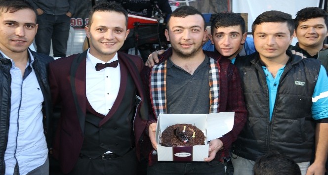 İki mutluluğu bir arada yaşadı