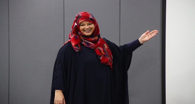 Müslüman olan İngiliz gazeteci Booth, üniversitelilere ders veriyor