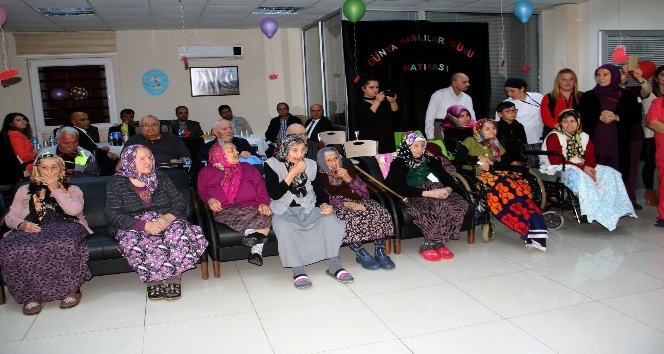 Engelli ve Bakım Merkezi’nde Yaşlılar Haftası kutlaması