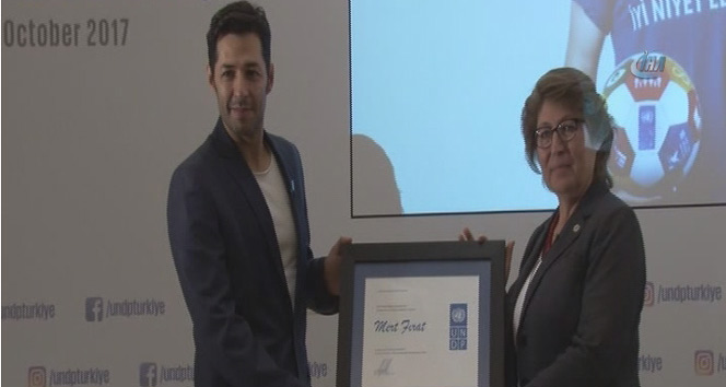 Ünlü Oyuncu Mert Fırat, UNDP’nin iyi niyet elçisi seçildi
