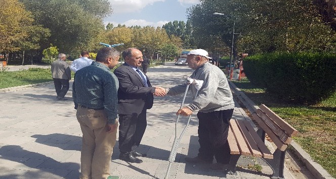 Genel Sekreter Yardımcısı Yaşar, park ve bahçeleri inceledi