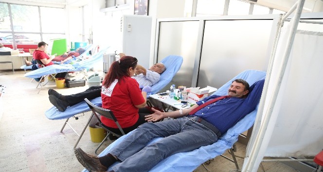 Efeler Belediyesi’nden Kızılay’a 30 ünite kan bağışı