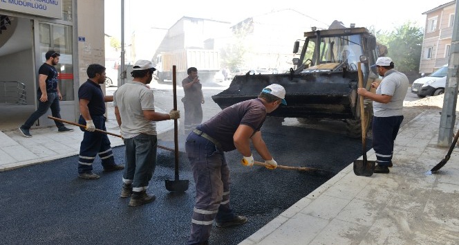 Yakutiye Belediyesi 2017 yazında 1,5 milyon ton asfalt attı