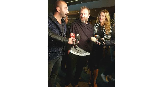 İş adamı Hakan Cengiz oyuncularla buluştu
