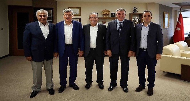 Başkan Karaosmanoğlu, Erzincanlıları konuk etti