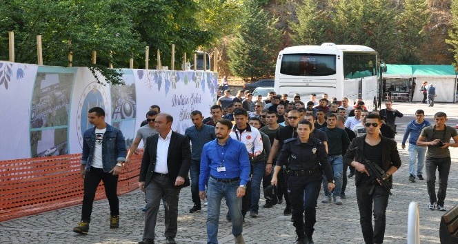 Polis Okulu öğrencilerinden Şeyh Edebali Türbesi ve Osmanlı Padişahları Tarih Şeridini’ne ziyaret