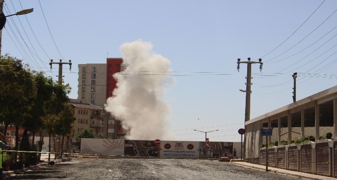 Mardin’de kayaları parçalamak için patlatılan dinamit korkuttu
