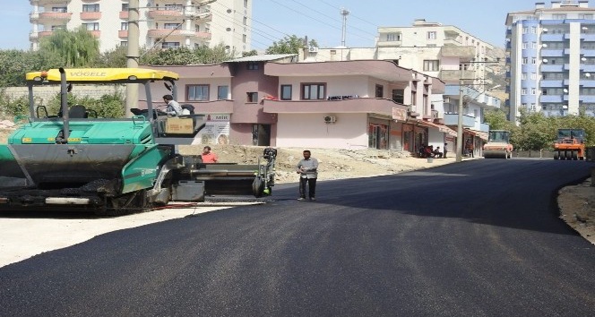 Vakıfkent Mahallesinde, yol genişletme ve asfaltlama çalışması sürüyor