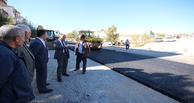 Başkan Özaltun, asfalt çalışmalarını inceledi