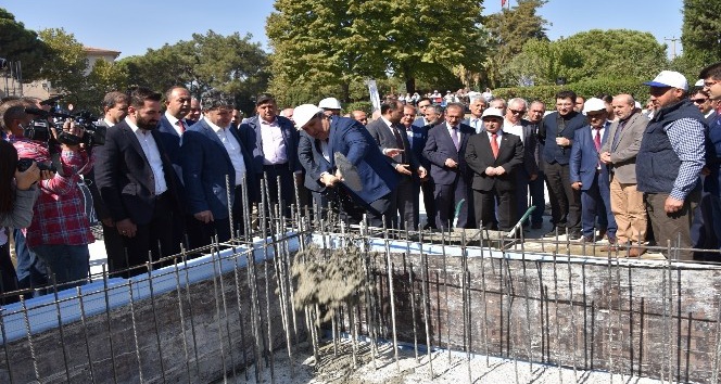 Yunusemre Belediye Meydan Camisi’nin temeli törenle atıldı