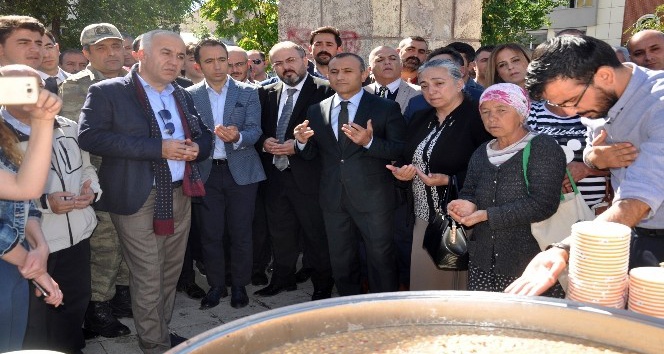 Tunceli’de 3 bin kişiye aşure ikramı