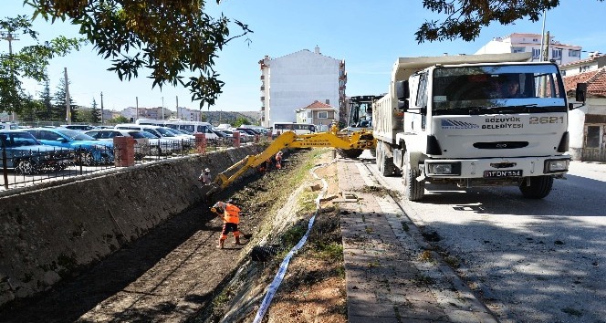 Çolak İbrahim Bey Caddesi’ndeki kanal temizliği tamamlandı