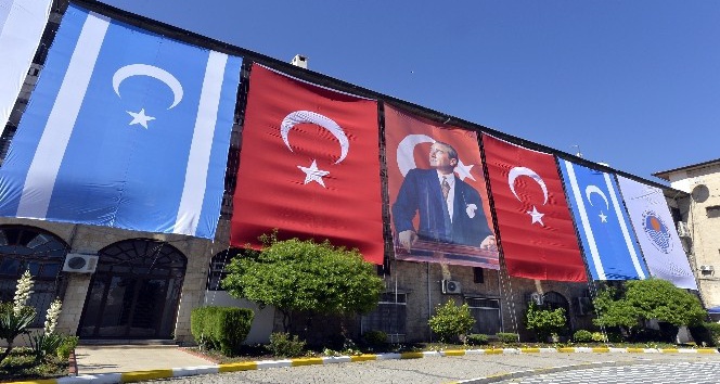 Mersin Büyükşehir Belediyesi, Türkmen bayrağı astı