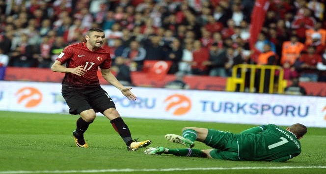 Dünya Kupası Eleme Grubu Maçı: Türkiye: 0 - İzlanda: 2 (İlk yarı)