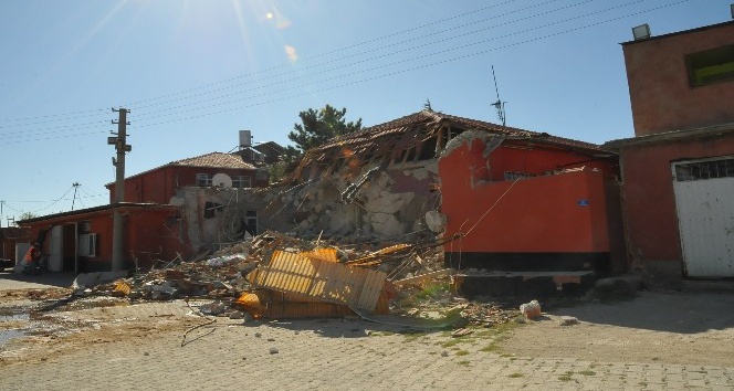 Akşehir genelevi yıkıldı