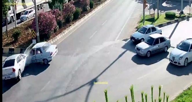 Kilis’te kazalar MOBESE kameralarına yansıdı