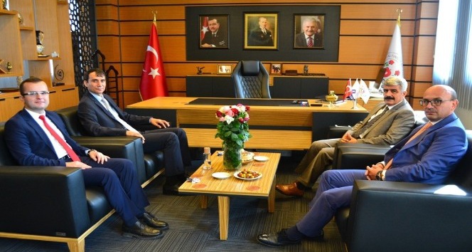 Prof. Hülagü’den Oral’a ziyaret