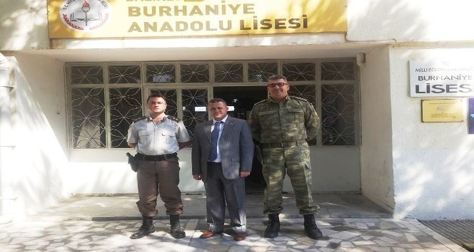 Burhaniye’de Anadolu Lisesi’ne asker ziyareti