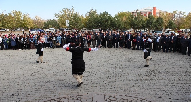 Kafkas Üniversitesi’nde Kafkasya Halk Kültürü kongresi