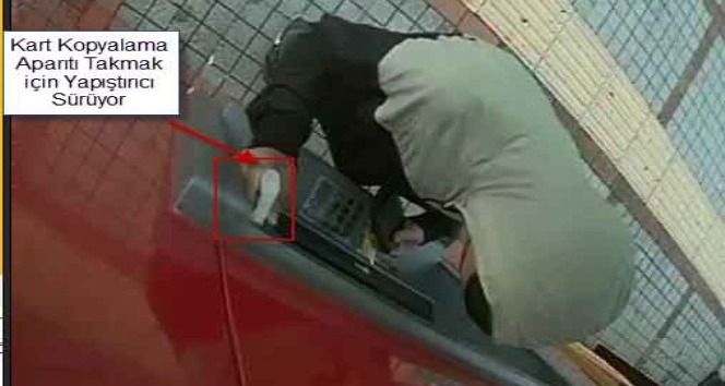 ATM’lere gizli kamera ve kart kopyalama cihazı yerleştiren 2 kişi yakalandı