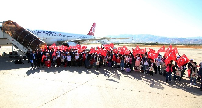 180 öğrenci ’Biz Anadoluyuz Projesi’ ile ilk kez uçağı bindi