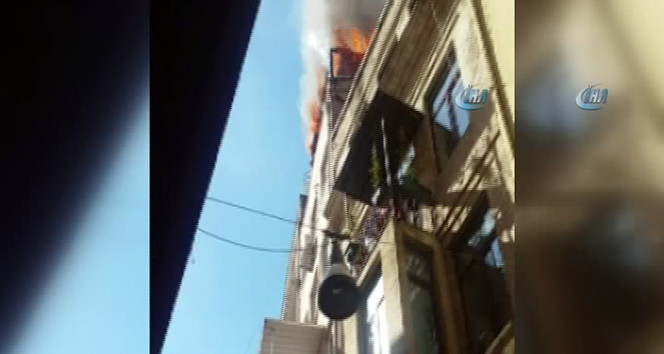 İstanbul&#039;da korkutan yangın! | Ekipler olay yerinde
