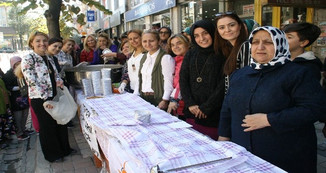 AK Parti Kadın Kolları tarafından aşure programı düzenledi