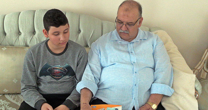 ‘Haç’ işaretli ders kitabı velilerin tepkisini çekti