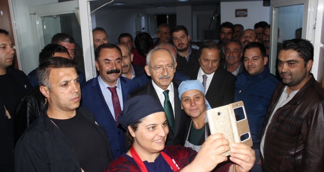 Kılıçdaroğlu&#039;na taziyede özçekim ısrarı