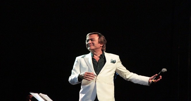 Alanya’da Erol Evgin rüzgarı
