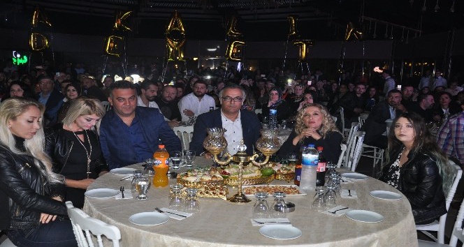 İnegöl’de Demet Akalın rüzgarı