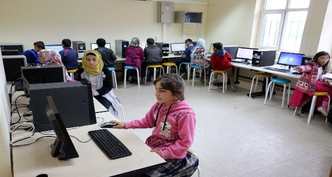 Yozgat’ta köy okullarına teknoloji sınıfı kurulmaya devam ediyor