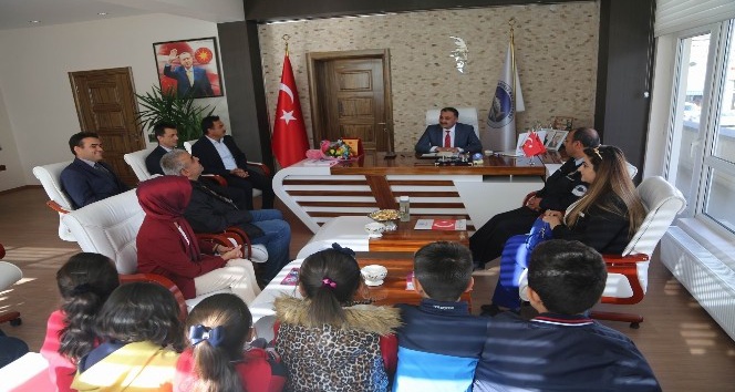 Turan Köylüoğlu İlkokulu Aile Birliği Yönetiminden Başkan Cabbar’a ziyaret