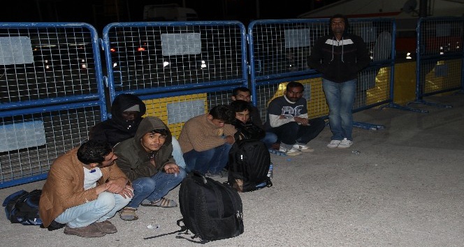 ’Asker’ bileti kesilen yolcular kaçak göçmen çıktı