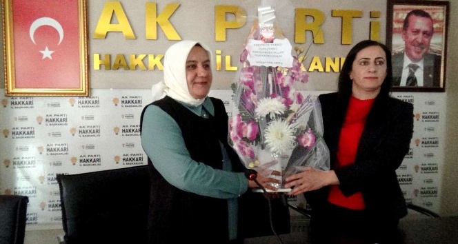 AK Parti Kadın Kolları Başkanlığında devir teslim