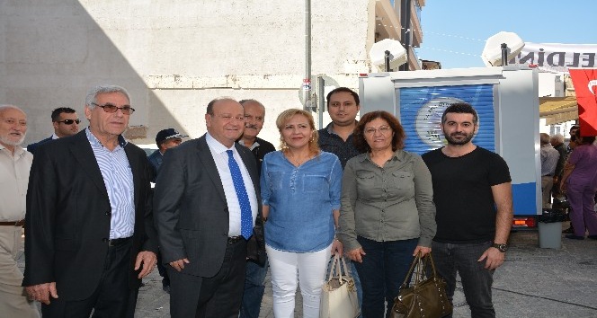 Başkan Özakcan, Hasan Efendi Mahallesi’ndeki aşure hayrına katıldı