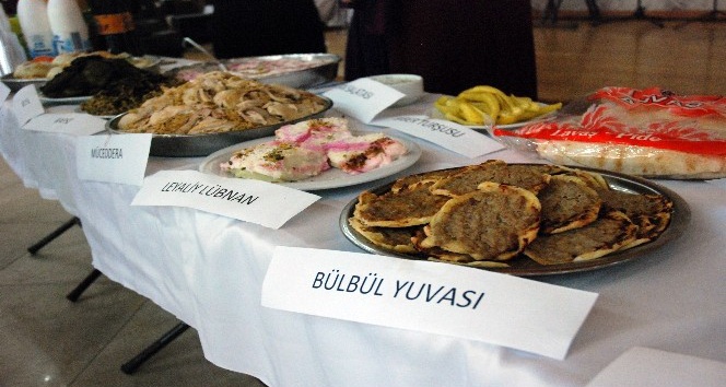 Türk ve Suriyeli kadınlar ülkelerinin yemeklerini birbirleri için pişirdi