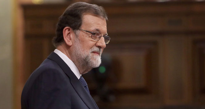 İspanya Başbakanı Rajoy, Katalonya Lideri Puigdemont&#039;un makul davranmasını istedi