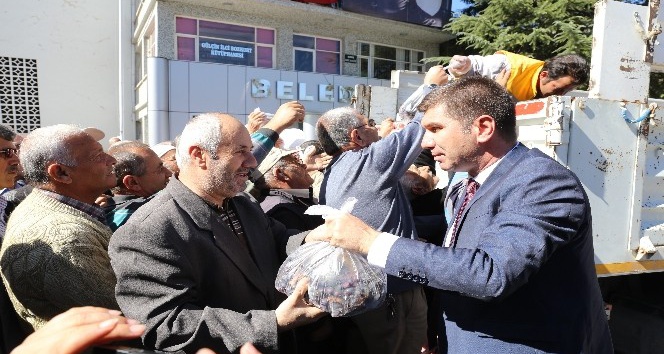 Burdur’da yaş üzüm izdihamı: 10 dakikada tükendi