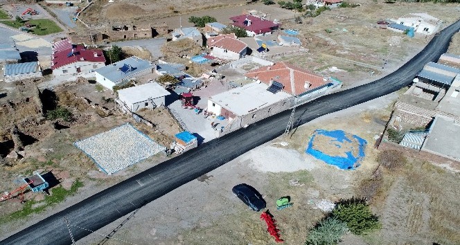 Talas’ta kırsal mahallelere asfalt atağı